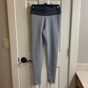 Athletic scrunchy butt leggings